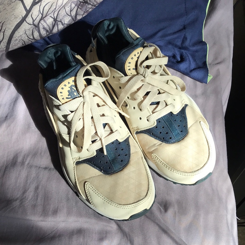 Huarache by Nike 7.5 women